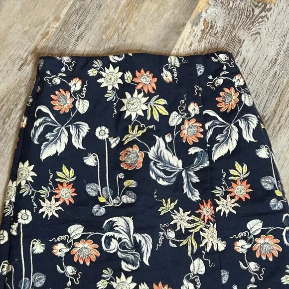 Ann Taylor Floral Brocade Stretch Pencil Skirt Size 0 - Picture 6 of 8